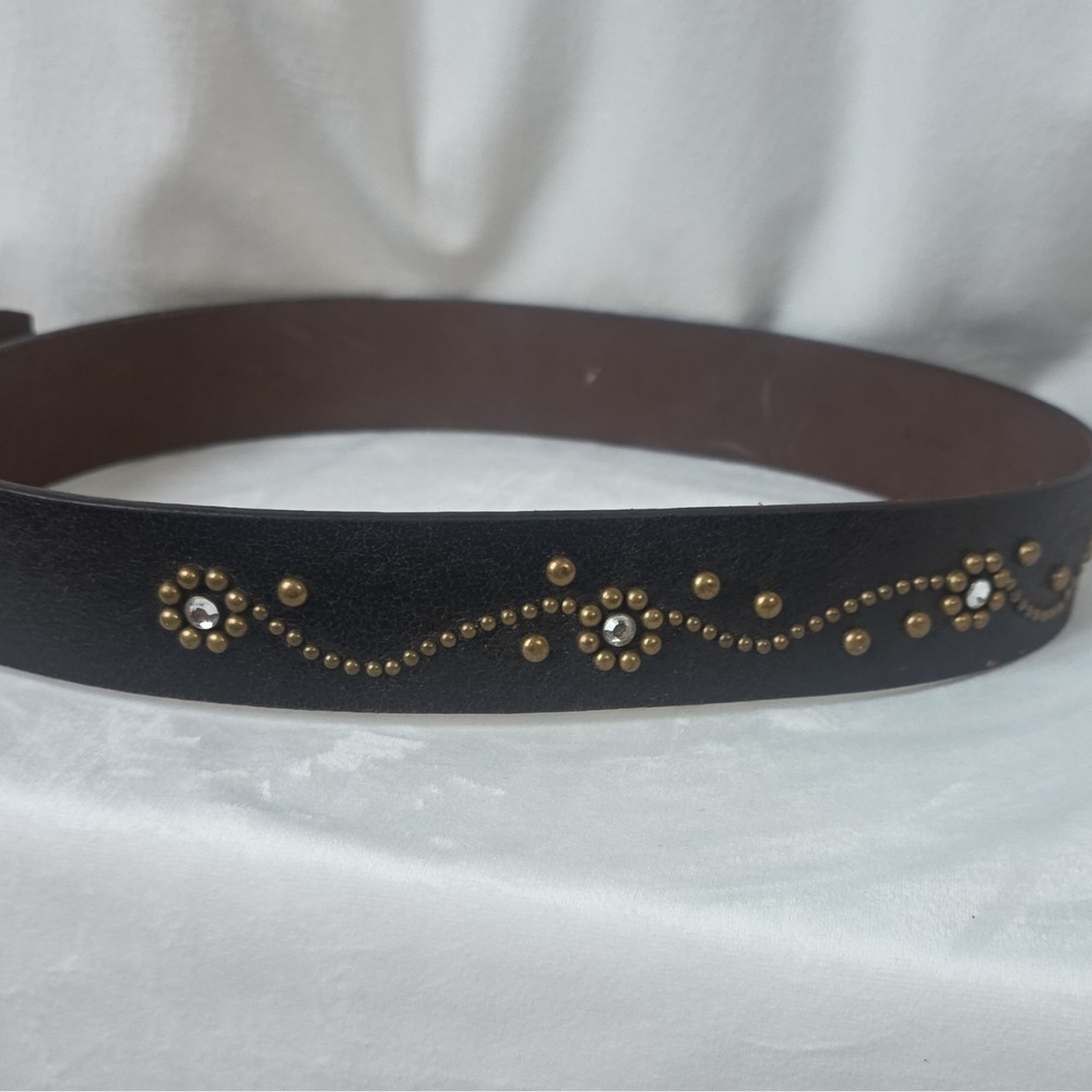 Vintage Fina Firenze 1173K studded &ā jeweled leather belt with brass buckle.